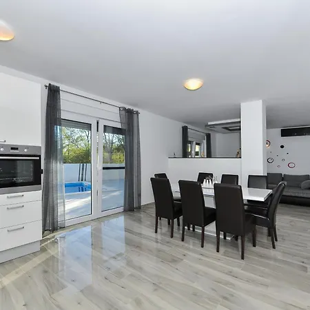 Family Friendly House With A Swimming Pool Privlaka, Zadar - 23636 Дом отдыха