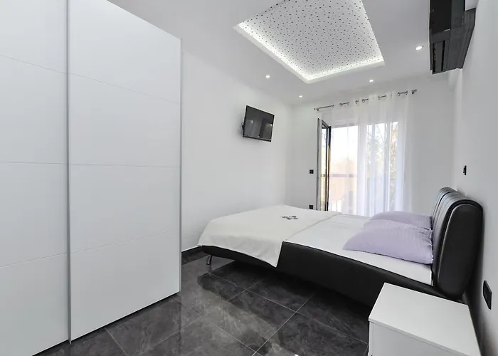 Family Friendly House With A Swimming Pool Privlaka, Zadar - 23636 * Привлака