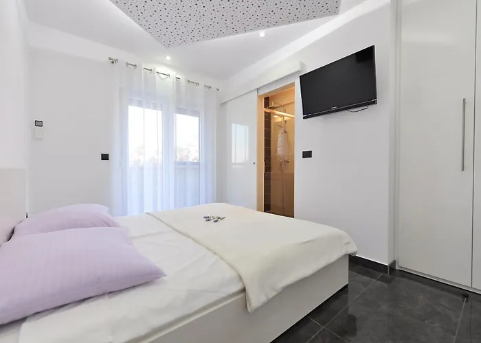 Дом отдыха Family Friendly House With A Swimming Pool Privlaka, Zadar - 23636